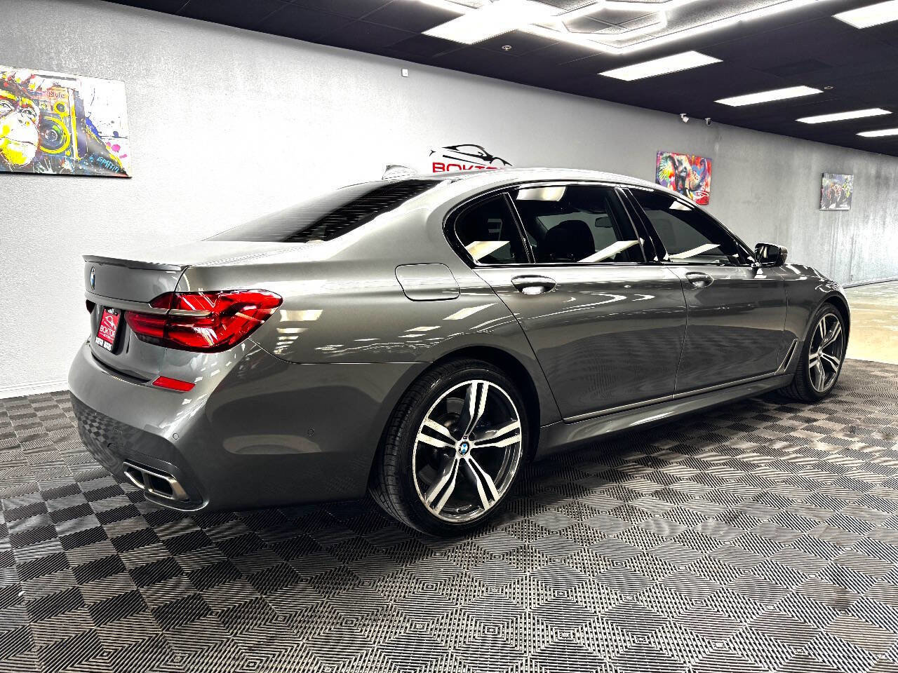 Used 2016 BMW 750i image 13