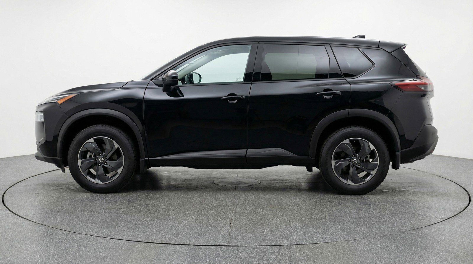 Used 2025 Nissan Rogue SV image 5