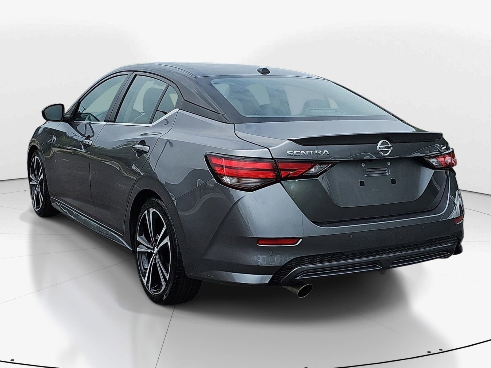 Used 2022 Nissan Sentra SR w/ SR Premium Package FWD image 6