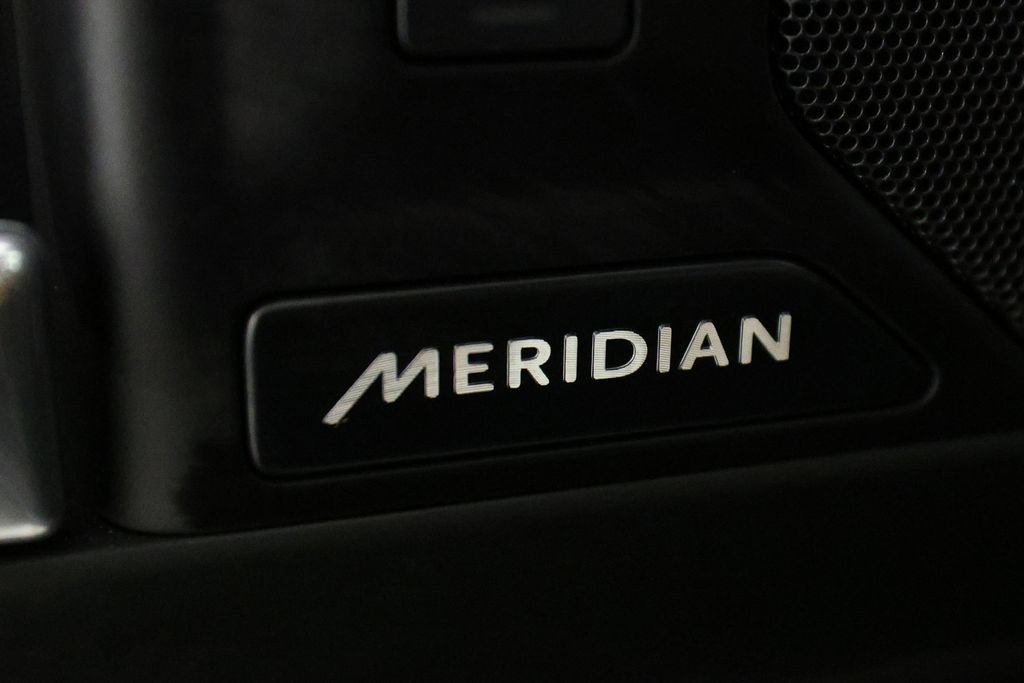 Used 2025 Land Rover Defender 110 S AWD/4WD image 16