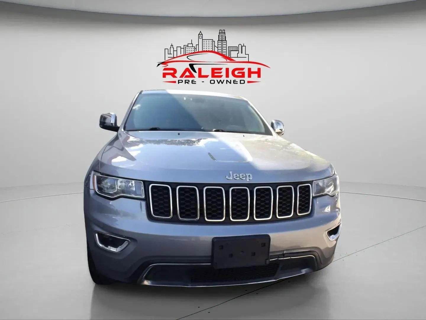 Used 2019 Jeep Grand Cherokee Limited image 3