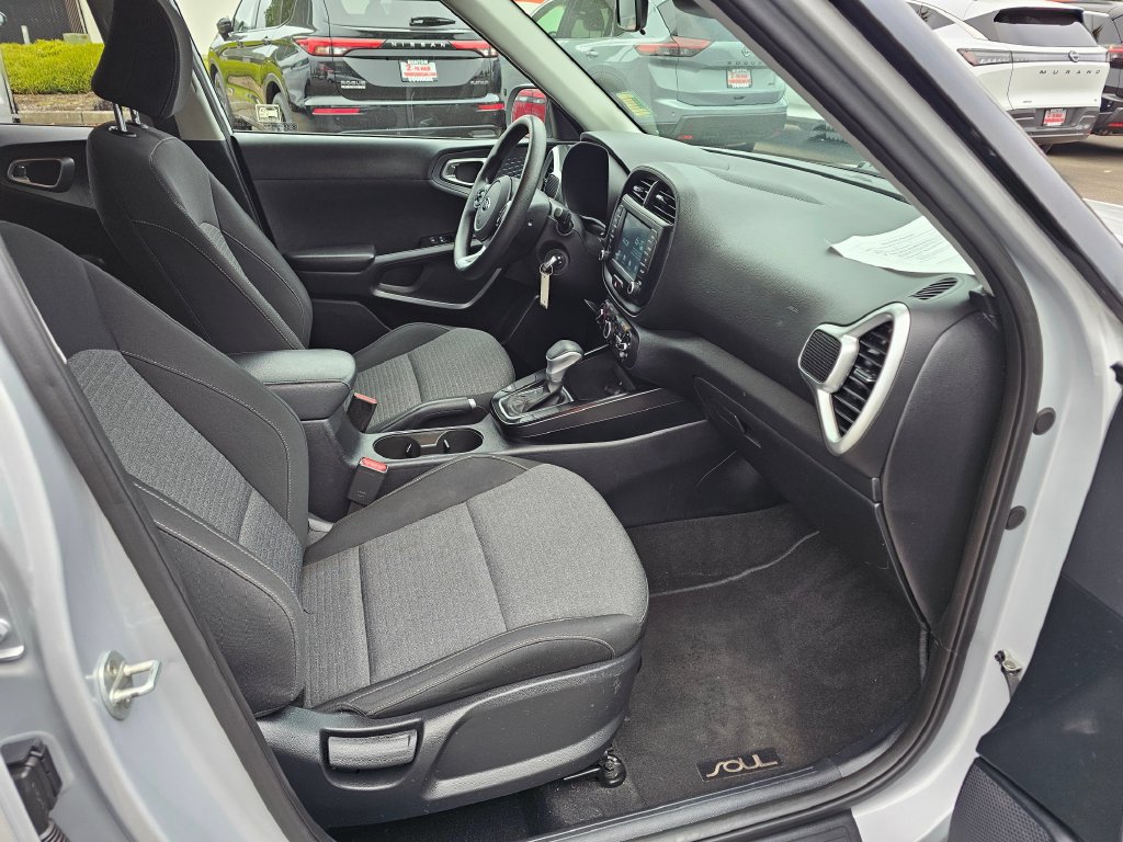 Used 2021 Kia Soul S FWD image 12