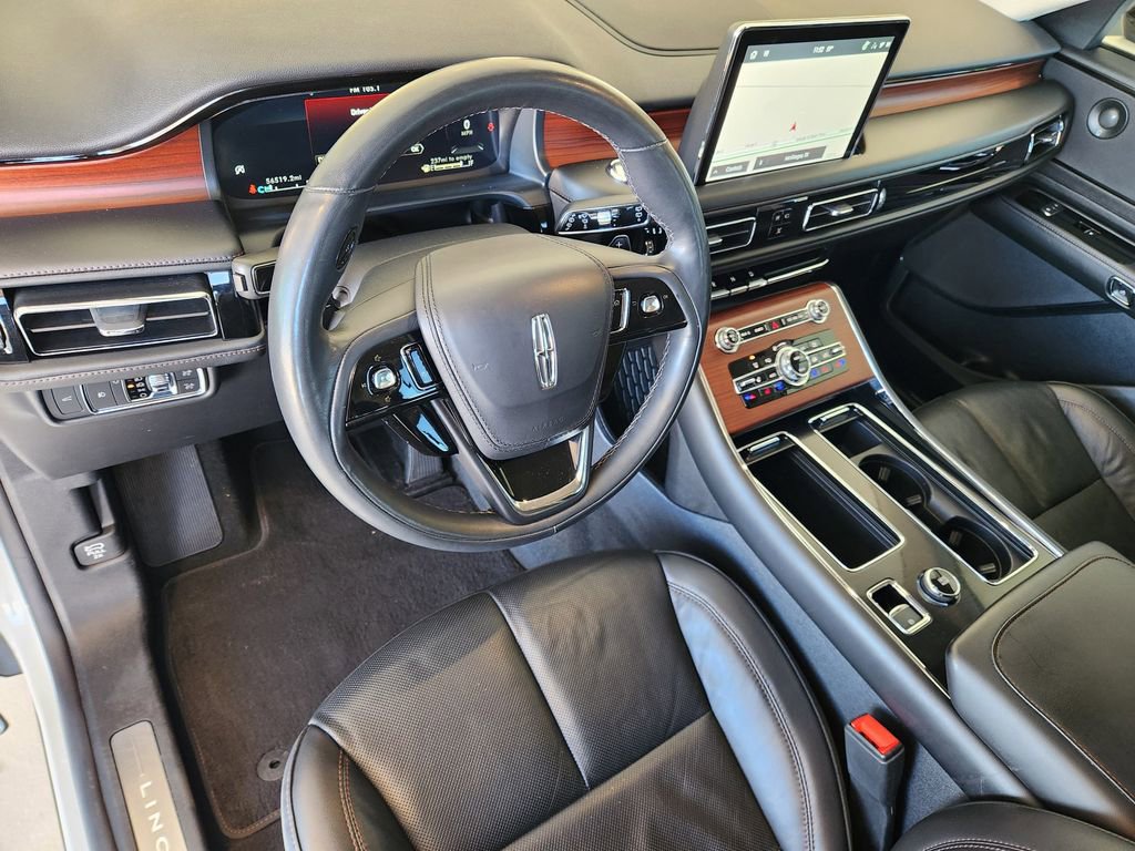 Used 2023 Lincoln Aviator Reserve w/ Equipment Group 201A image 2