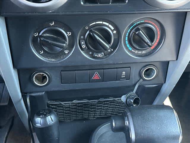 Used 2010 Jeep Wrangler Mountain image 20