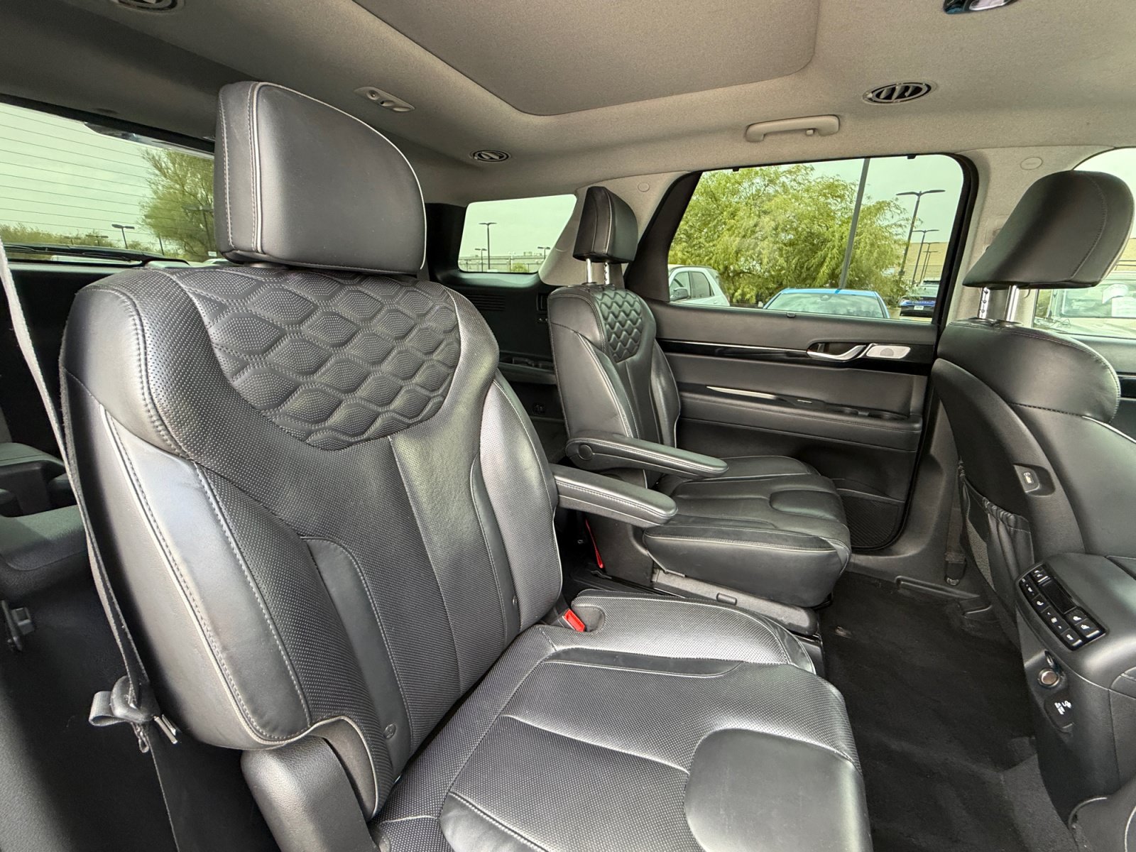 Used 2021 Hyundai Palisade Limited w/ Cargo Package AWD/4WD image 18