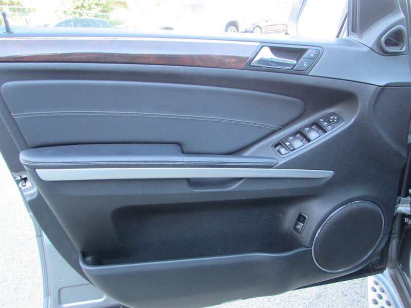 Used 2010 Mercedes-Benz GL 450 4MATIC image 21