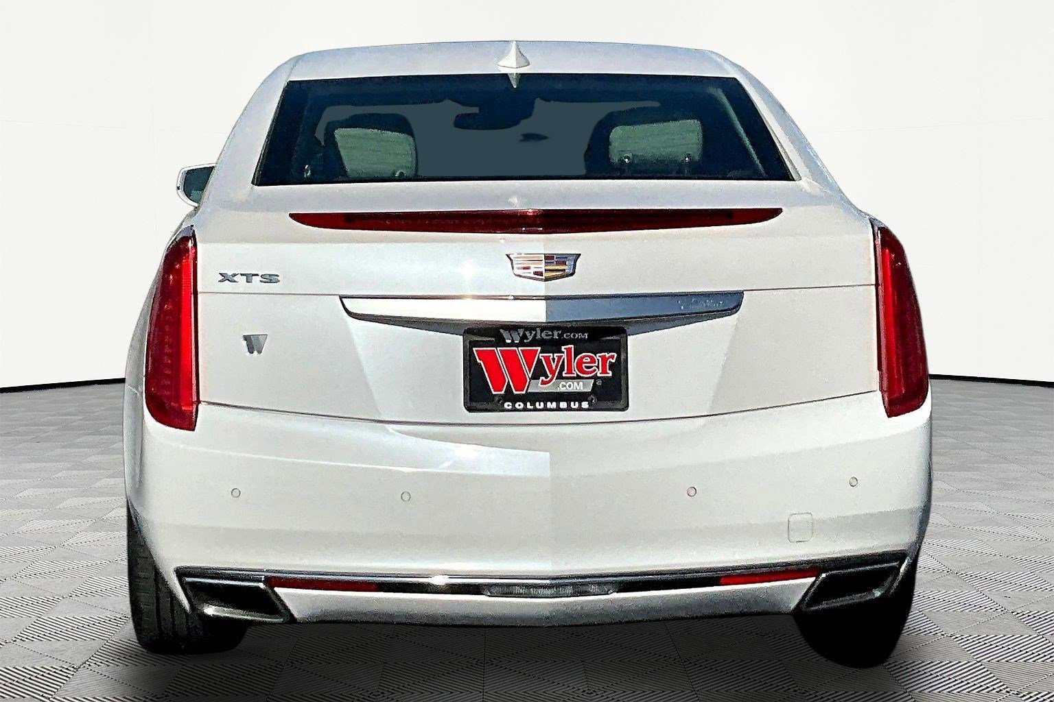 Used 2017 Cadillac XTS Luxury w/ Driver Awareness Package image 5