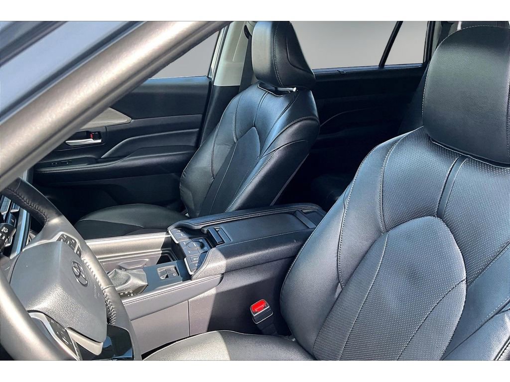 Used 2026 Toyota Grand Highlander Limited image 18