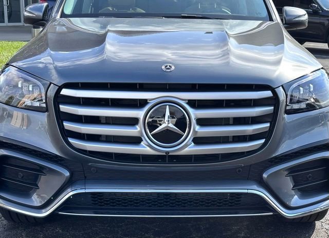 New 2026 Mercedes-Benz GLS 450 4MATIC image 3