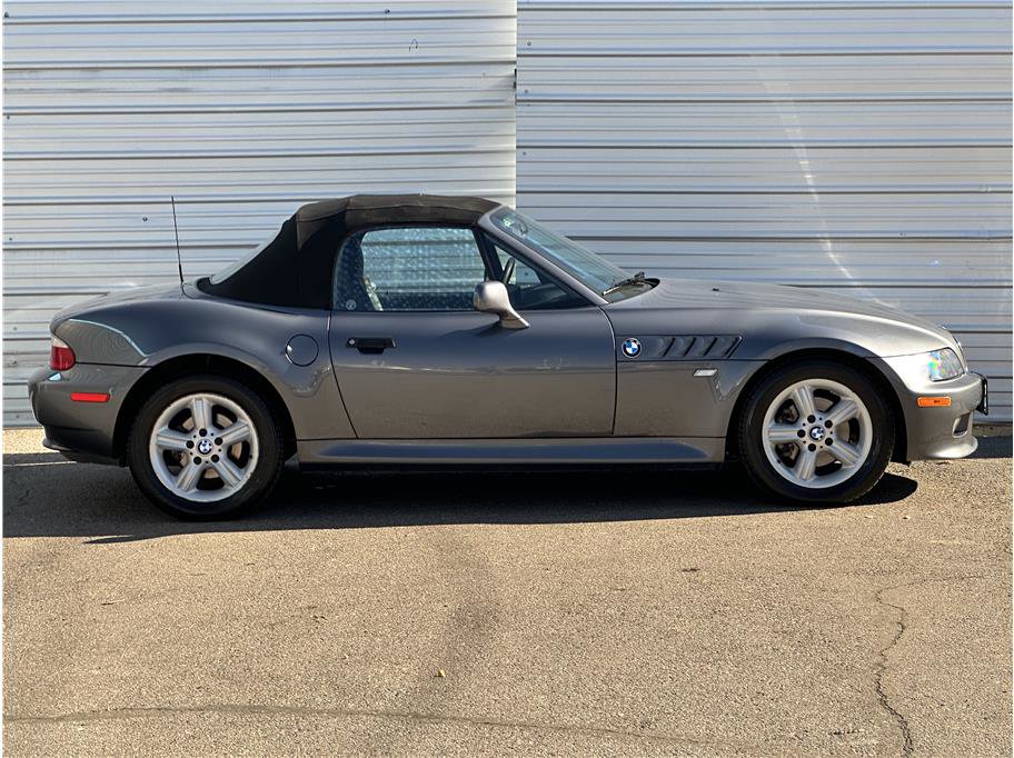 Used 2000 BMW Z3 2.5i image 9