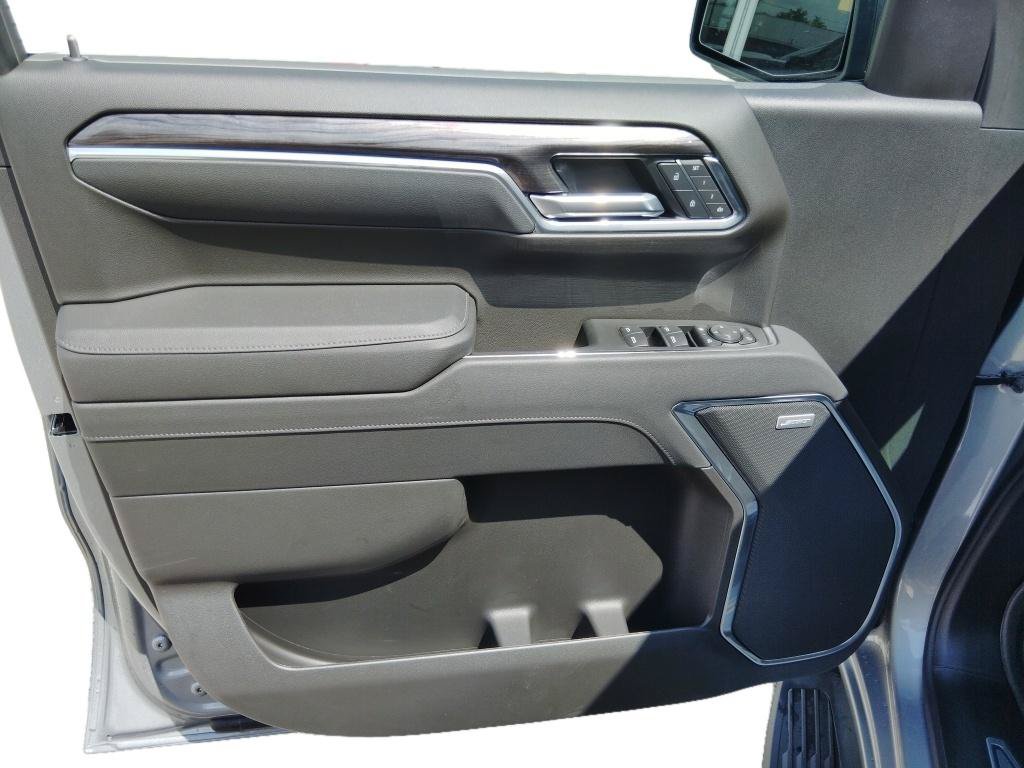 New 2026 Chevrolet Silverado 1500 LTZ w/ Technology Package AWD/4WD image 14