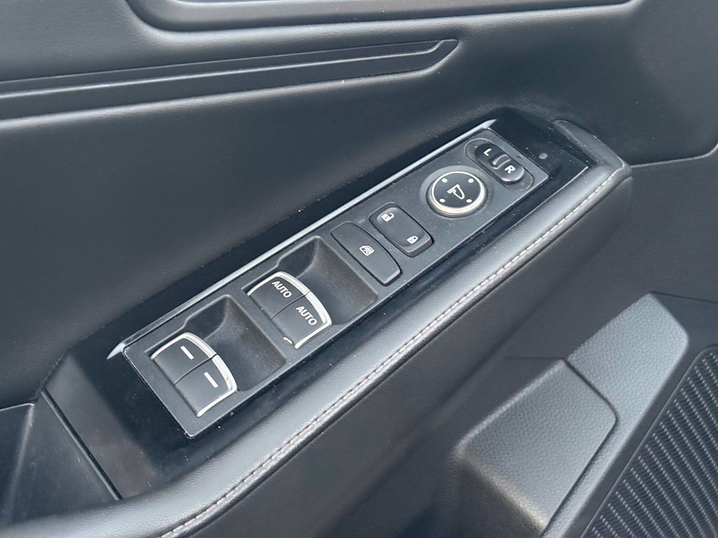 Used 2025 Honda Accord Touring image 12
