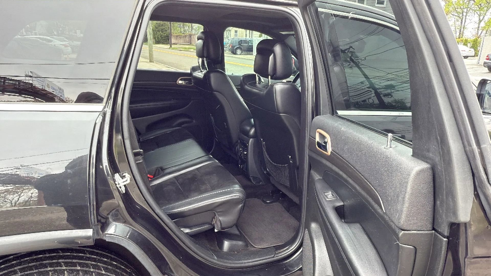 Used 2015 Jeep Grand Cherokee Altitude AWD/4WD image 25