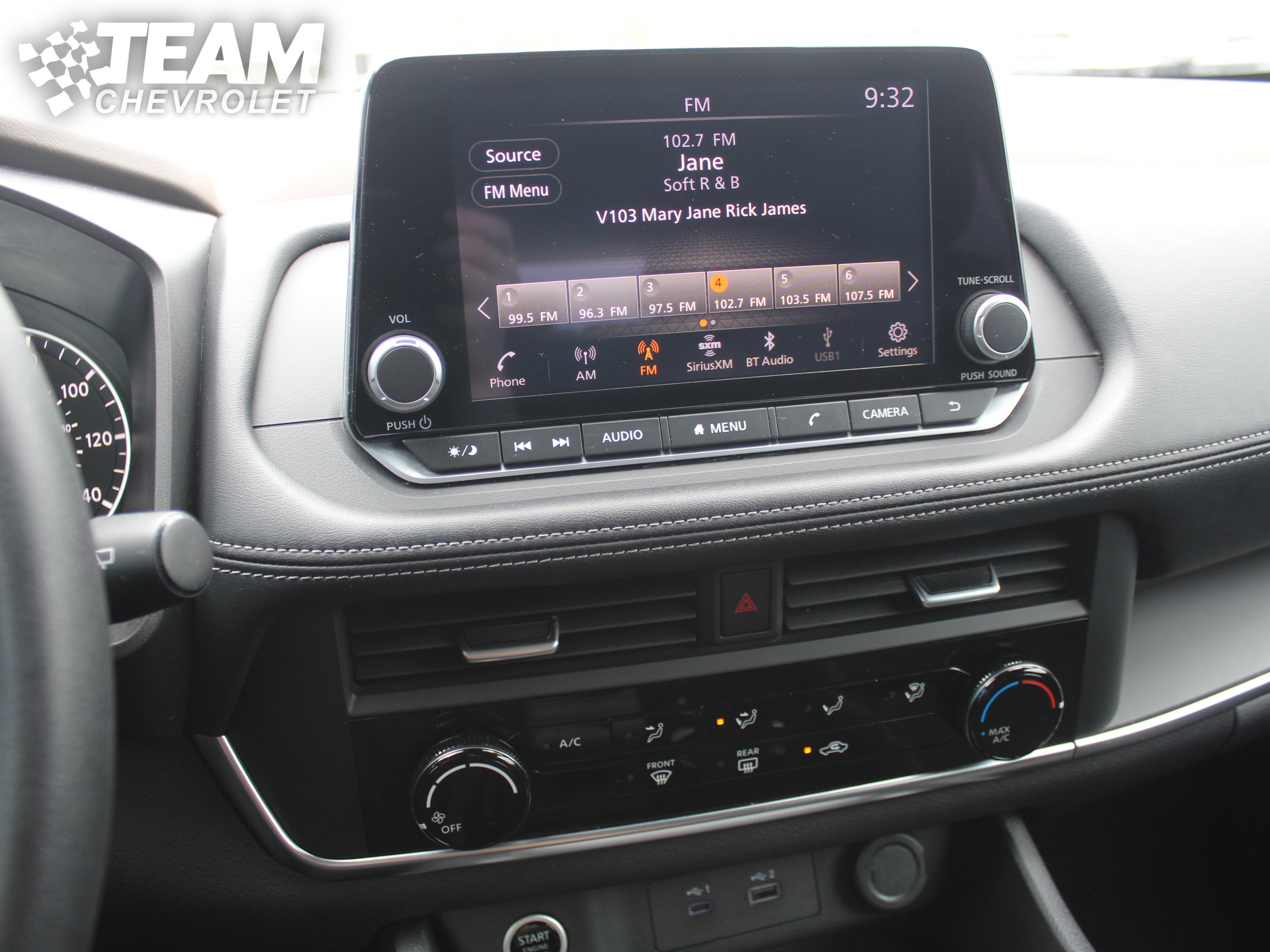 Used 2023 Nissan Rogue S AWD/4WD image 16