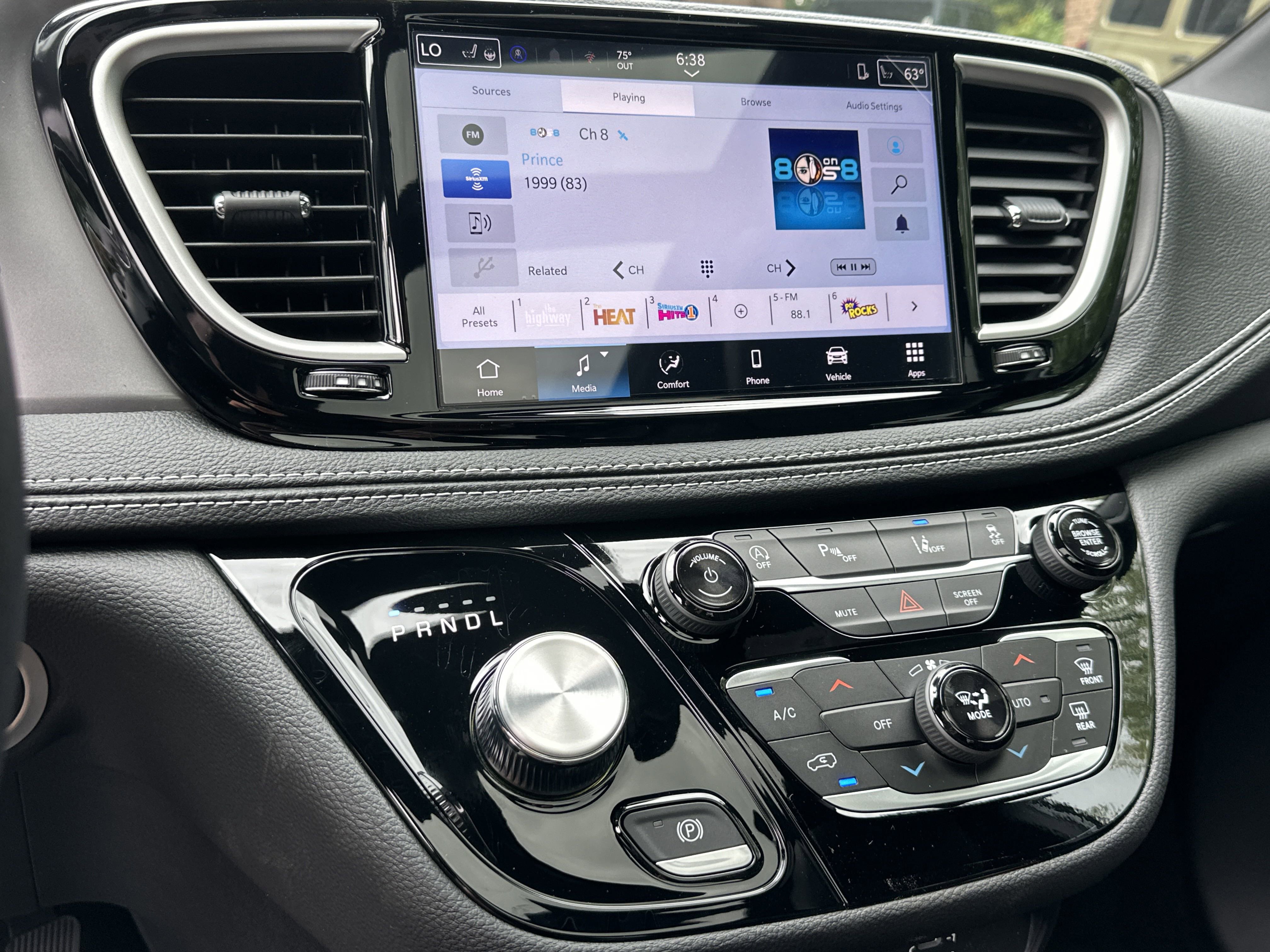 New 2026 Chrysler Pacifica Select image 6