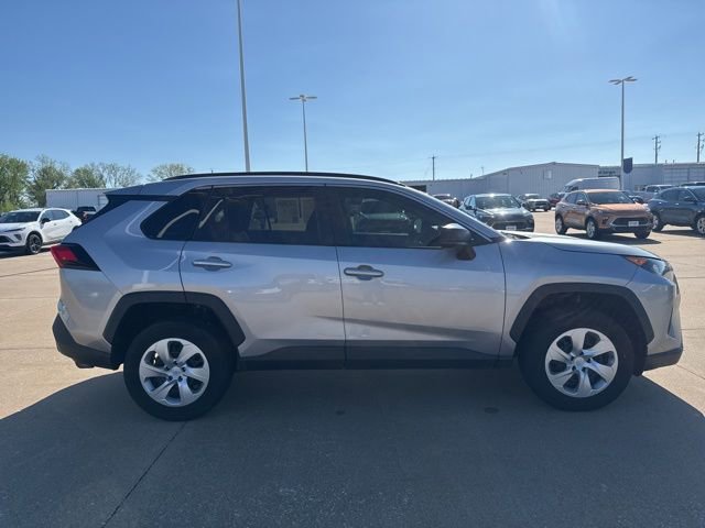 Used 2019 Toyota RAV4 LE image 2