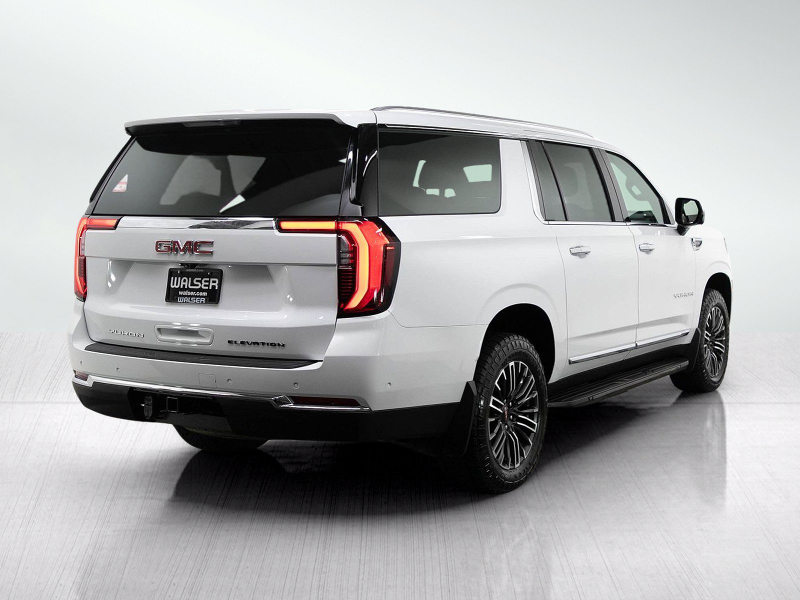 Used 2025 GMC Yukon XL Elevation AWD/4WD image 5