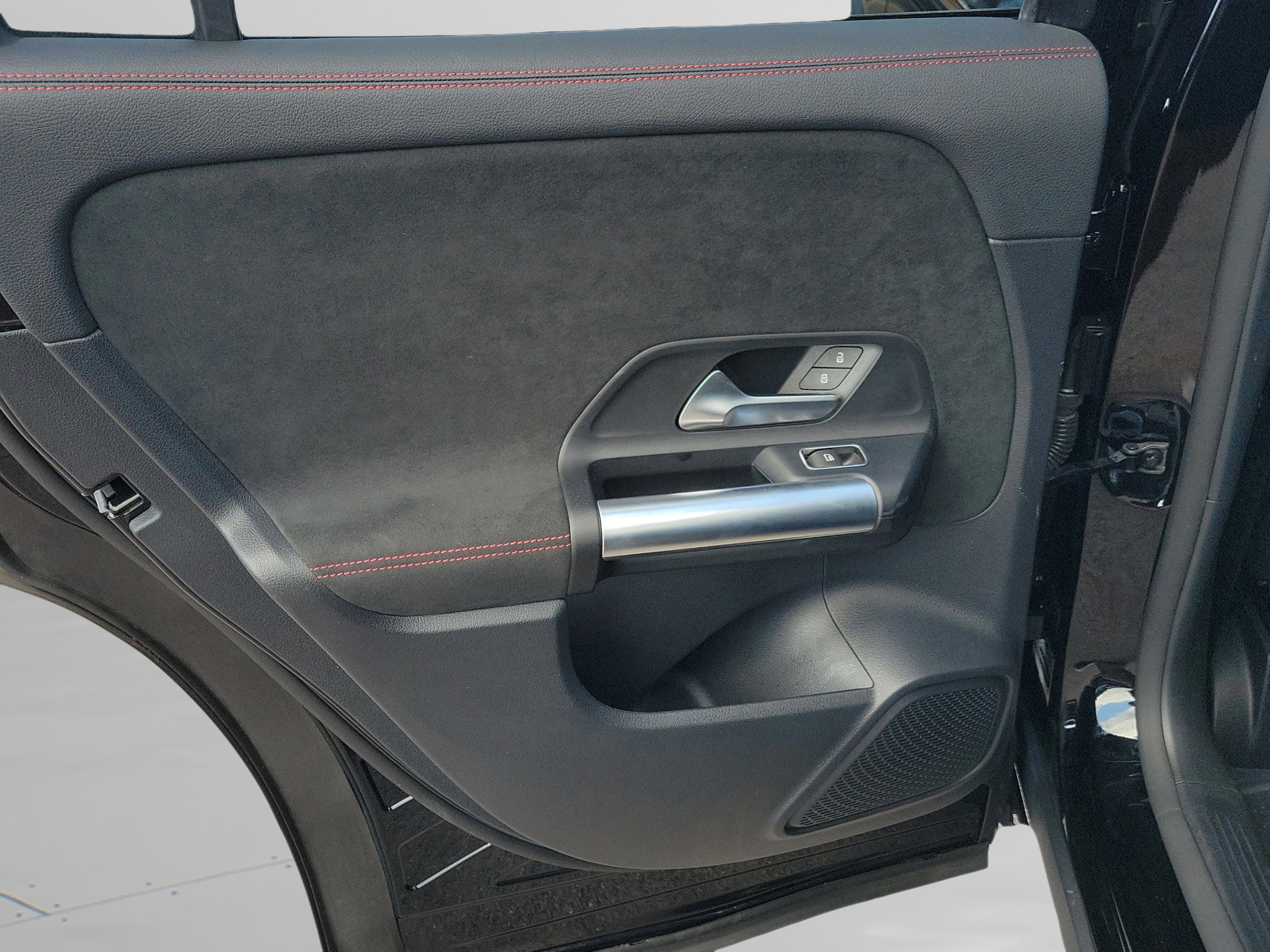Certified 2022 Mercedes-Benz GLA 250 4MATIC image 7