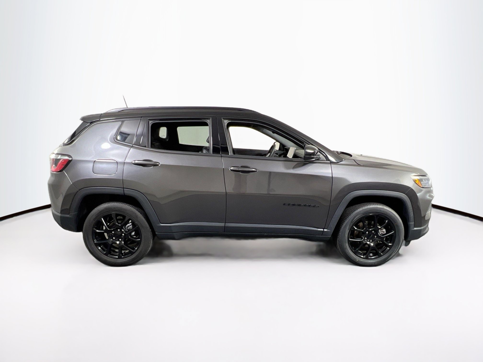 Used 2022 Jeep Compass Latitude AWD/4WD image 4