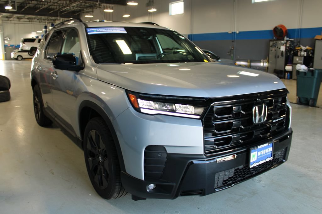 New 2026 Honda Pilot Black Edition image 3
