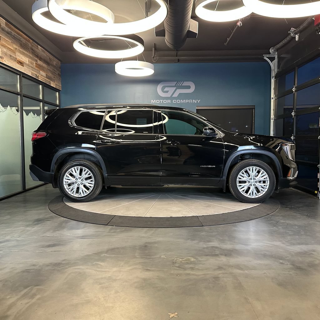 Used 2026 GMC Acadia Elevation w/ Elevation Premium Package AWD/4WD image 2