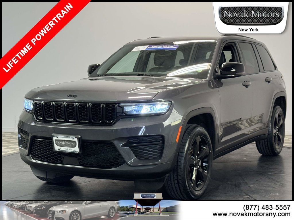 Used 2023 Jeep Grand Cherokee Altitude AWD/4WD image 4