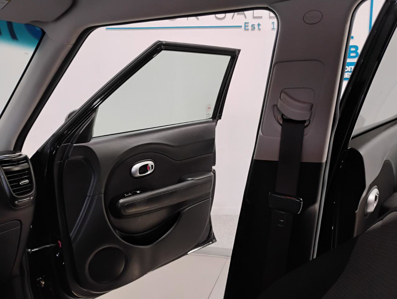 Used 2019 Kia Soul + FWD image 23