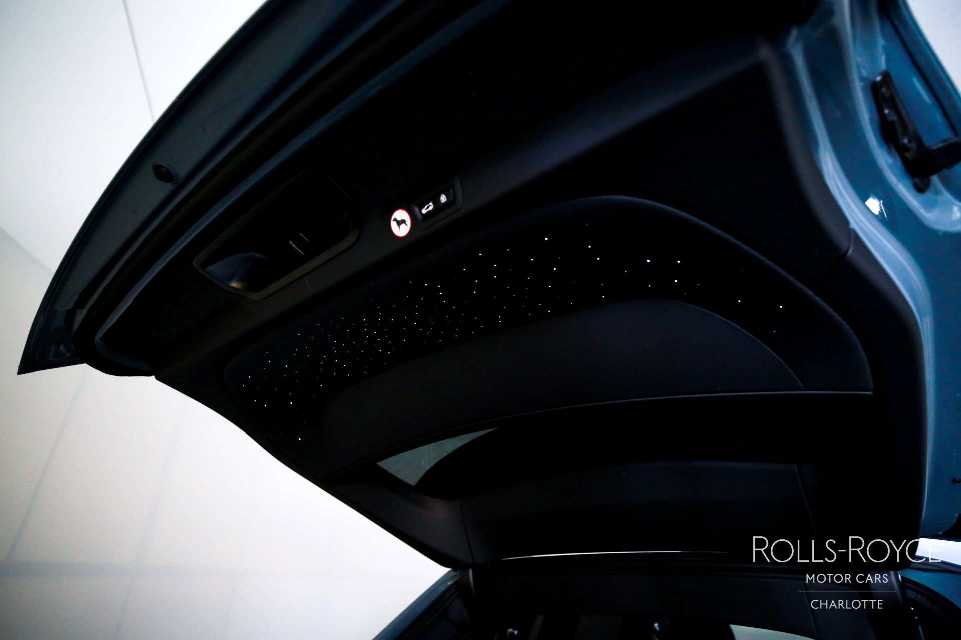 Used 2025 Rolls-Royce Cullinan image 29