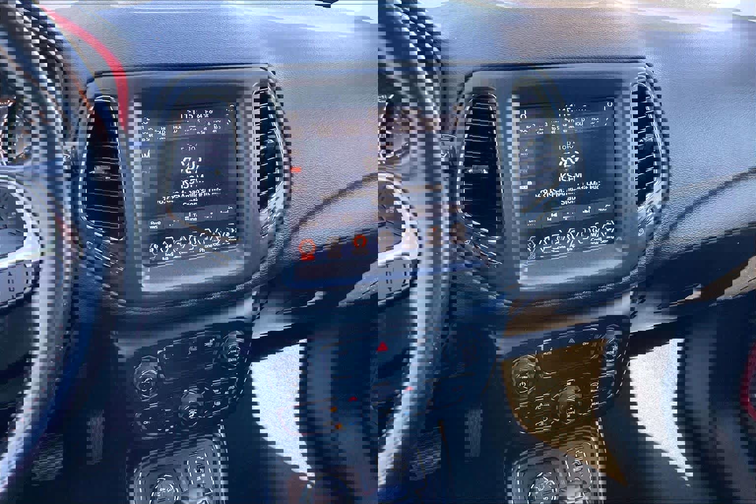 Used 2020 Jeep Compass Trailhawk image 7