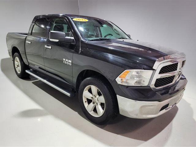 Used 2018 RAM 1500 Classic SLT w/ Luxury Group image 2