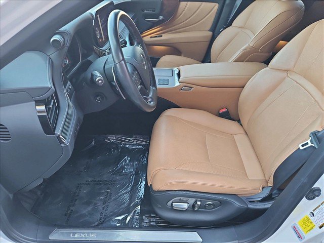 Used 2023 Lexus LS 500 w/ Accessory Package (Z1) RWD image 21