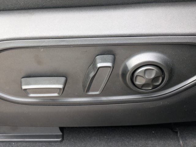 New 2025 Jeep Grand Cherokee L Laredo image 18