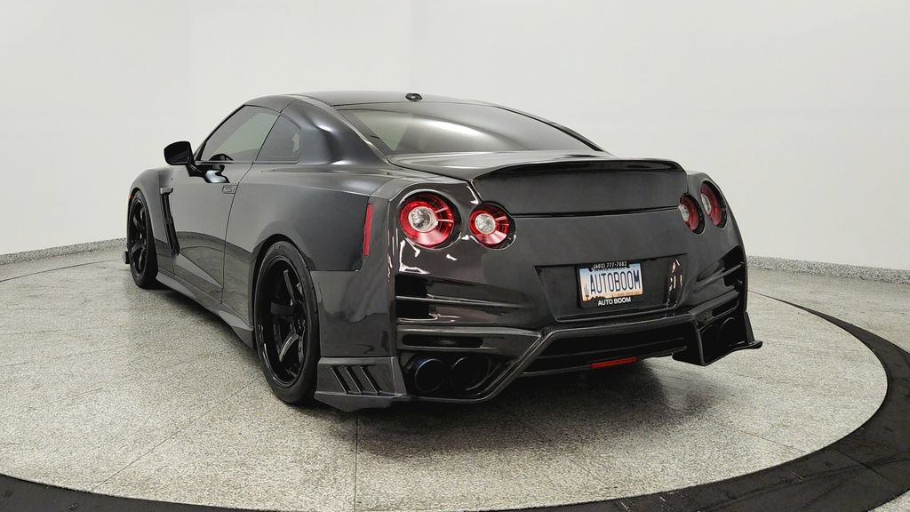 Used 2018 Nissan GT-R Premium AWD/4WD image 3