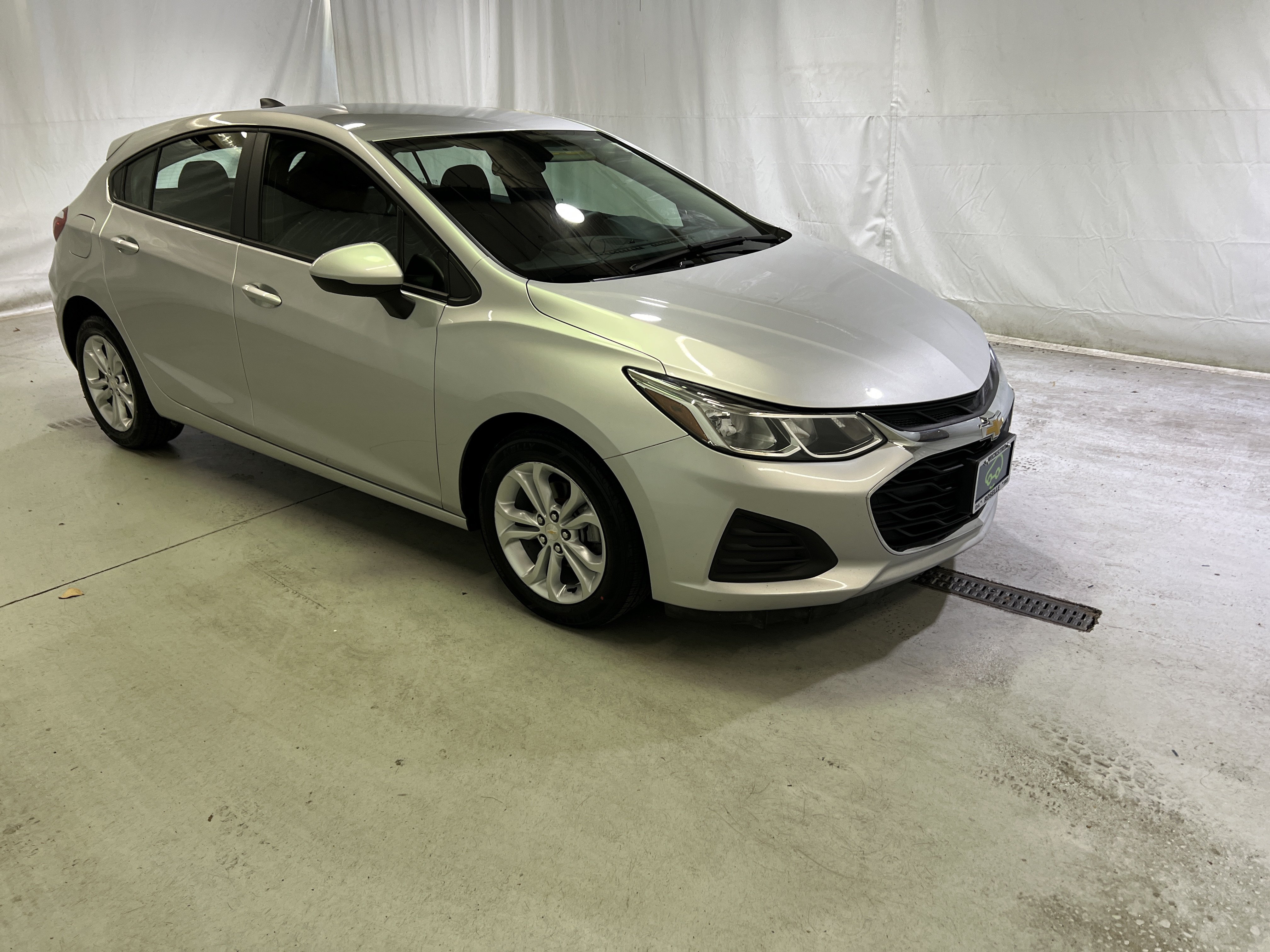 Used 2019 Chevrolet Cruze LS w/ LS Convenience Package FWD image 2