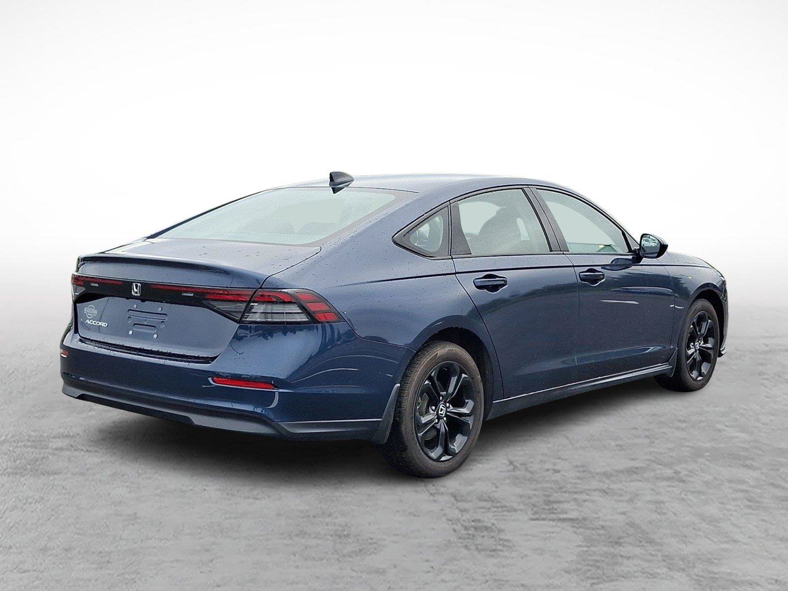 Used 2025 Honda Accord SE image 6