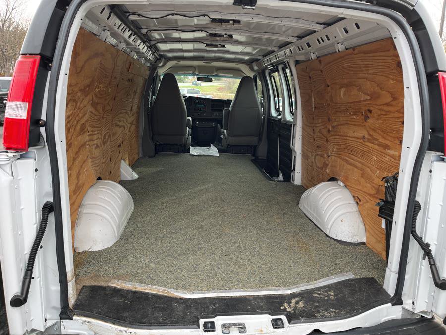 Used 2022 GMC Savana 2500 Extended w/ Enhanced Convenience Package image 5
