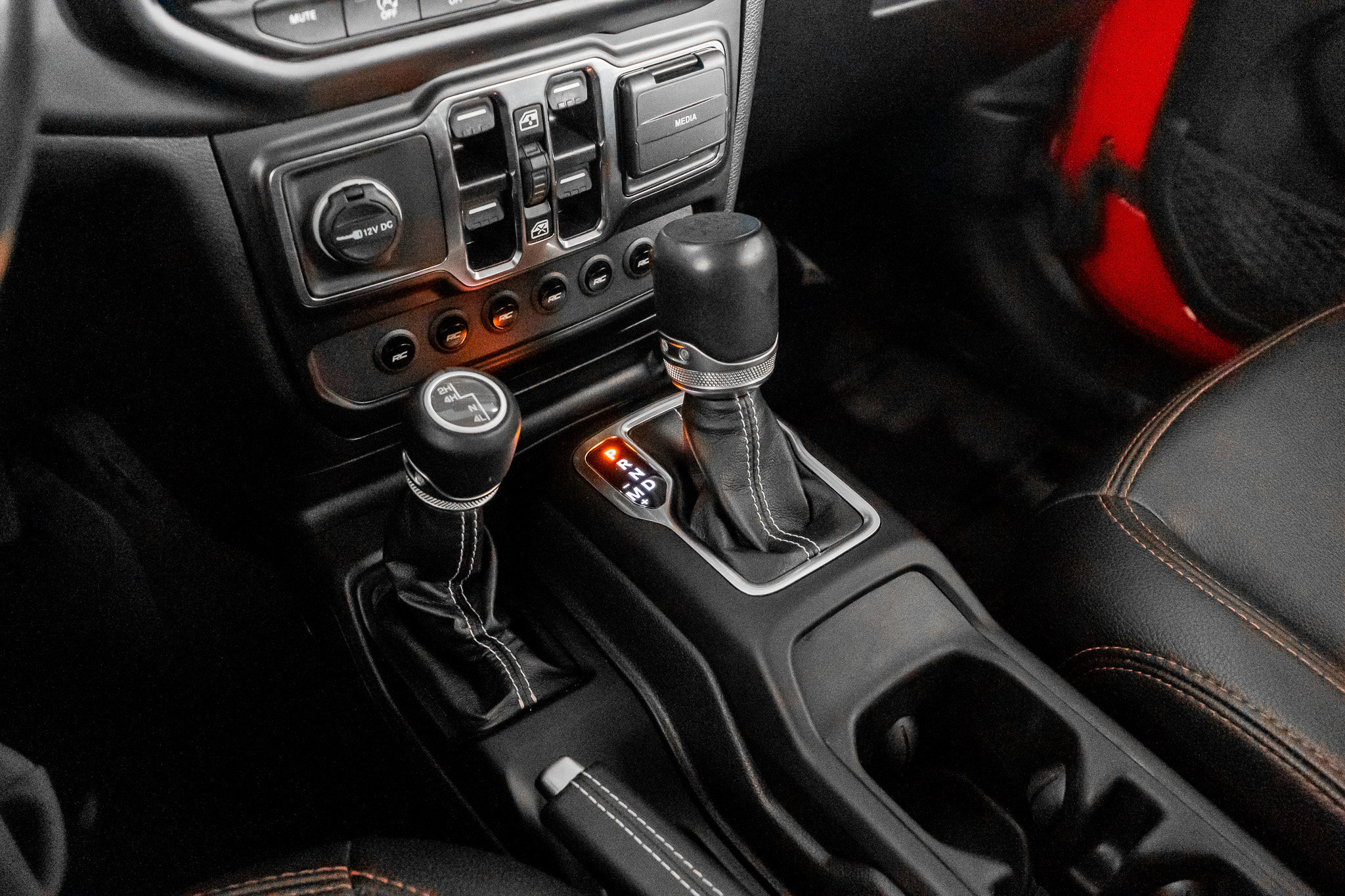 Used 2022 Jeep Gladiator Overland w/ Popular Equipment Package AWD/4WD image 36