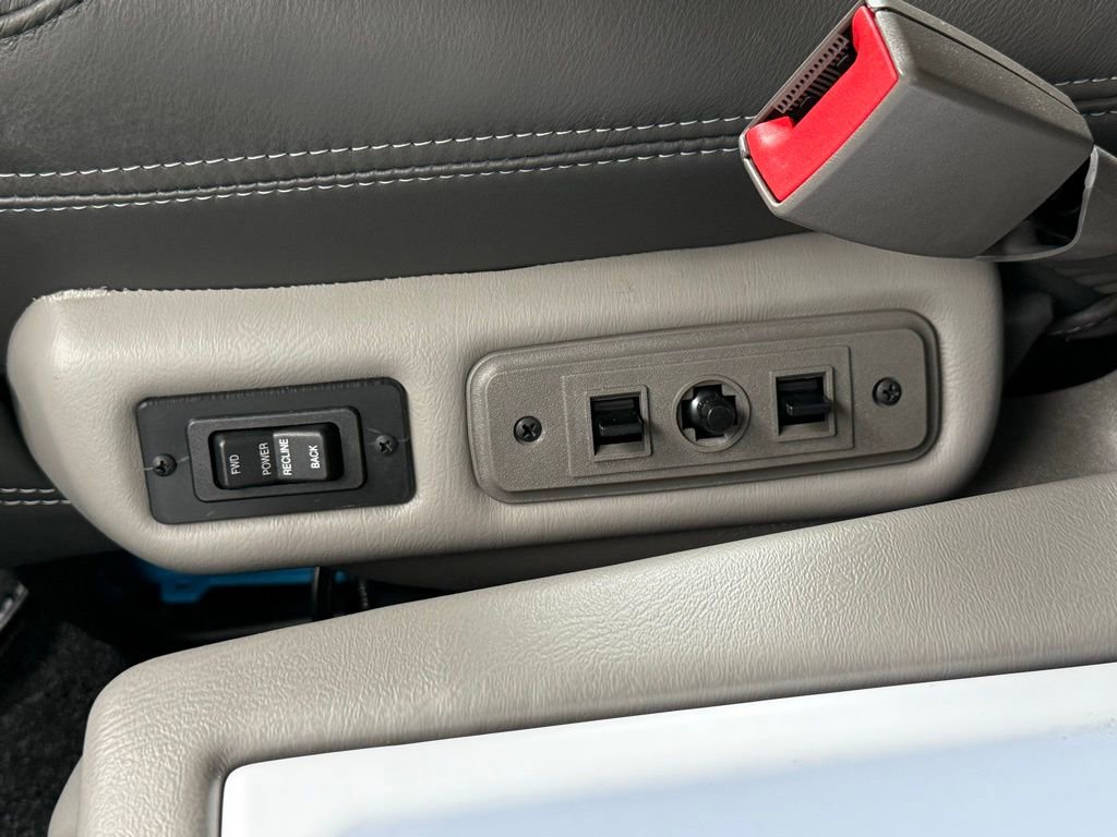 Used 2023 GMC Savana 2500 image 24