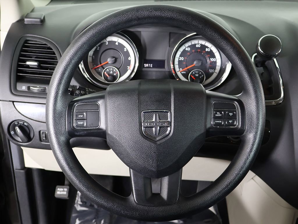 Used 2016 Dodge Grand Caravan American Value Package image 27