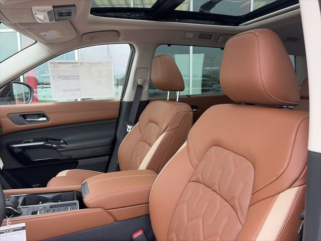 New 2026 Nissan Pathfinder Platinum image 9