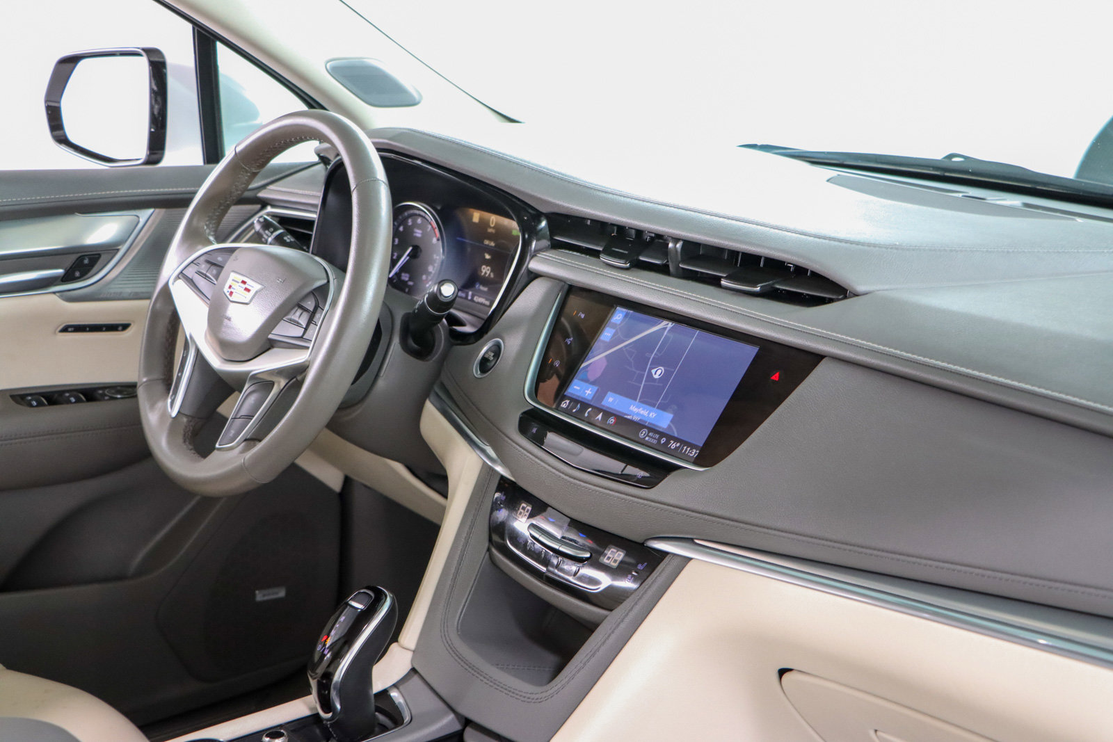 Used 2023 Cadillac XT5 Premium Luxury w/ Technology Package FWD image 28
