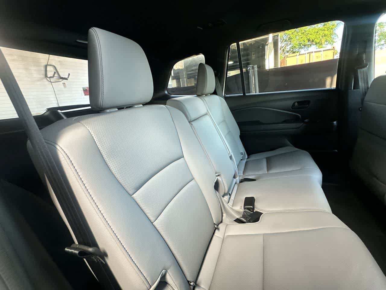 Used 2025 Honda Passport EX-L image 26