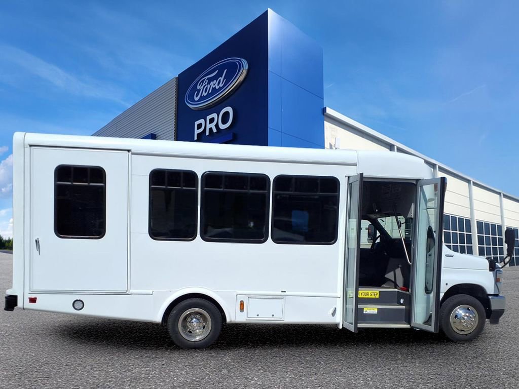 Used 2025 Ford E-450 and Econoline 450 Super Duty w/ Shuttle Bus Prep Package RWD image 27