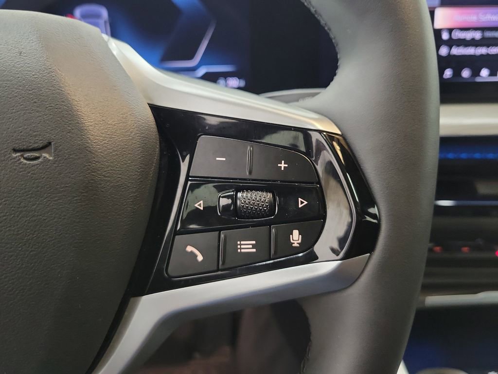 Used 2025 BMW i4 eDrive40 image 26