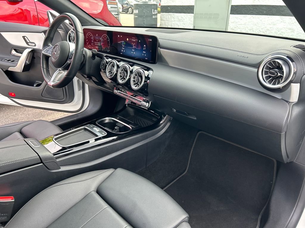Used 2025 Mercedes-Benz CLA 250 image 37