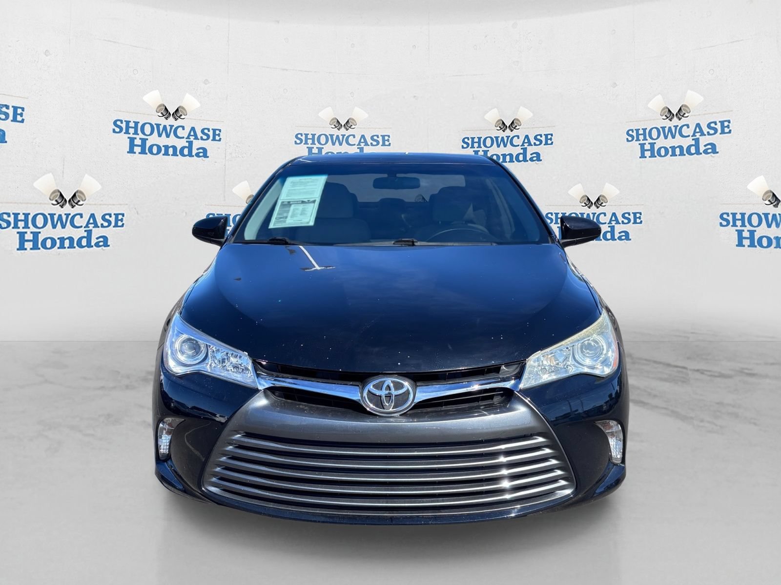 Used 2017 Toyota Camry LE FWD image 6