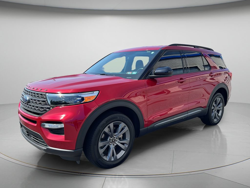 Used 2023 Ford Explorer XLT w/ Equipment Group 202A AWD/4WD image 3
