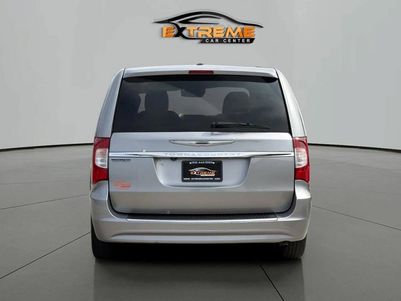 Used 2016 Chrysler Town & Country Touring w/ Driver Convenience Group FWD image 6