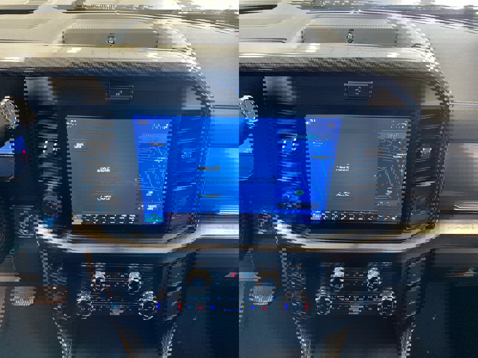 New 2026 Ford F250 Lariat w/ Black Appearance Package image 27