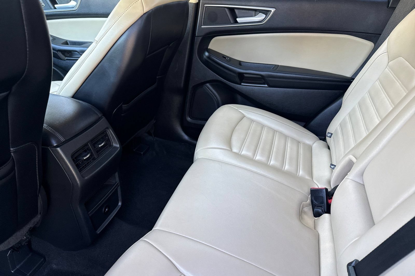 Used 2024 Ford Edge SEL AWD/4WD image 14